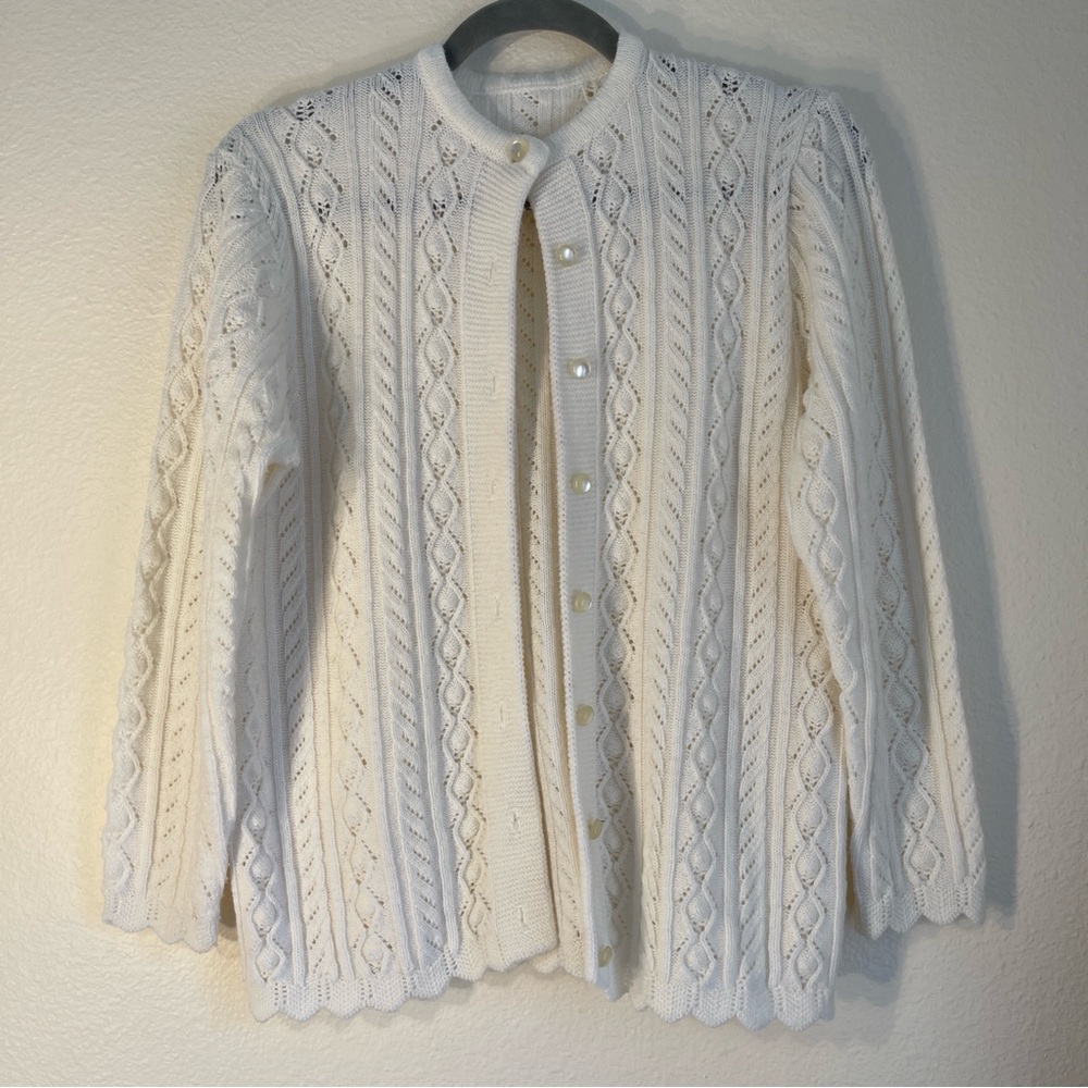 Vintage Hand Crafted Cable knit cream cardigan sweater lucite moon glow buttons